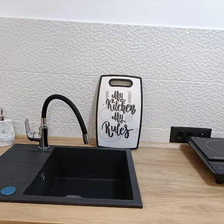 Train Station Apartment *