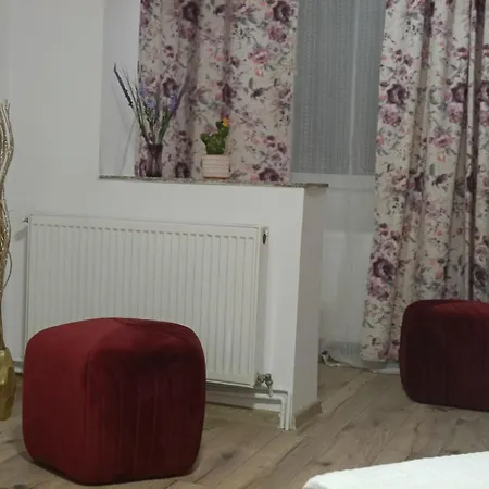 Train Station Apartment Brașov