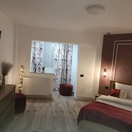 Train Station Apartment *